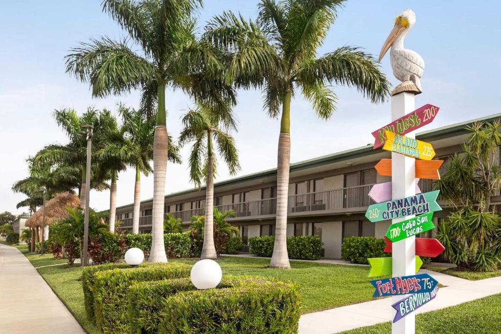 Ramada by Wyndham Sarasota Waterfront, photo 4