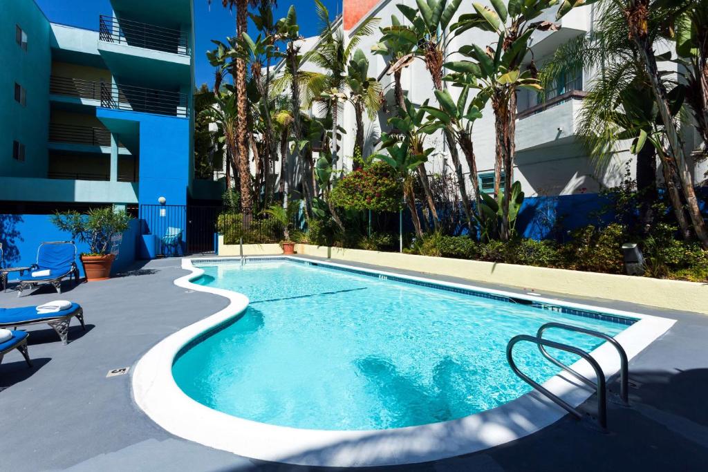 Ramada Plaza by Wyndham West Hollywood Hotel & Suites, photo 4