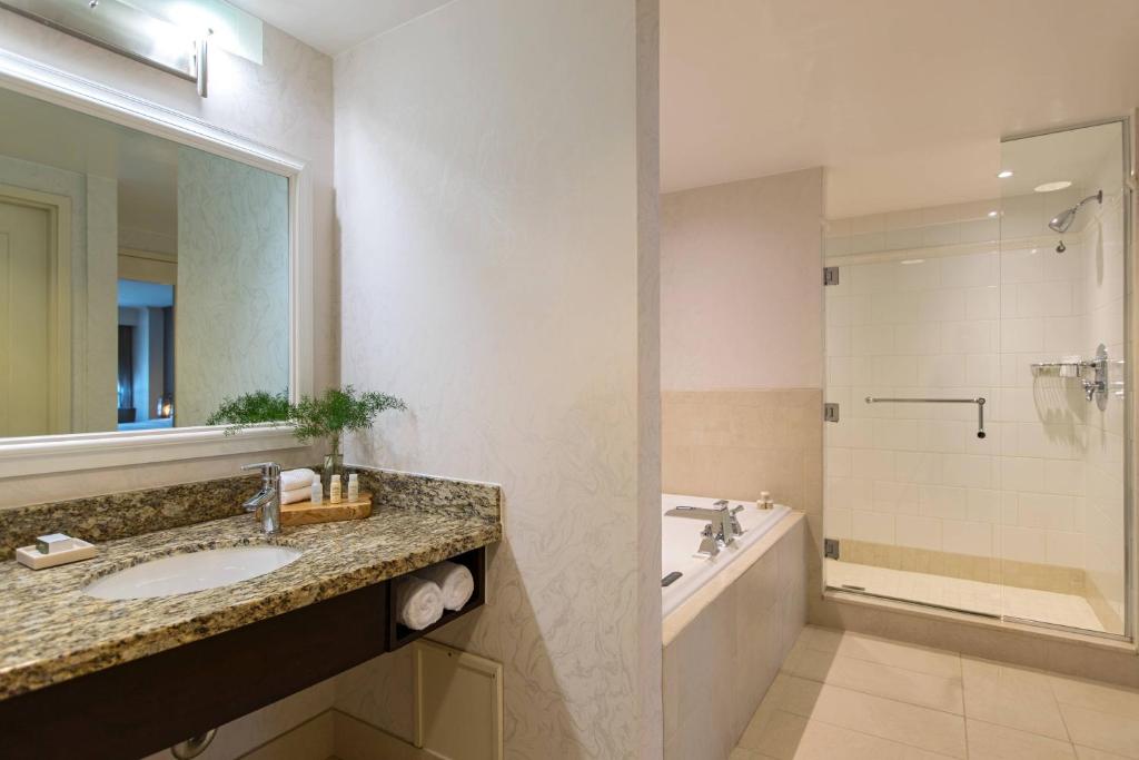 Renaissance Raleigh North Hills Hotel, photo 3