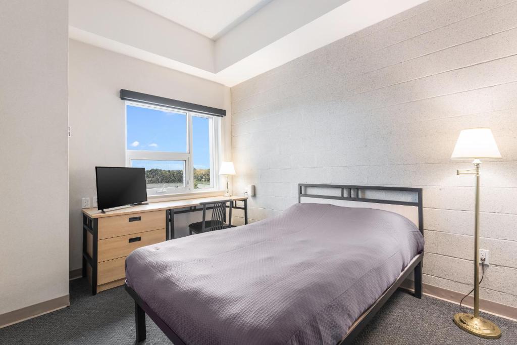 Residence & Conference Centre - Hamilton, photo 2