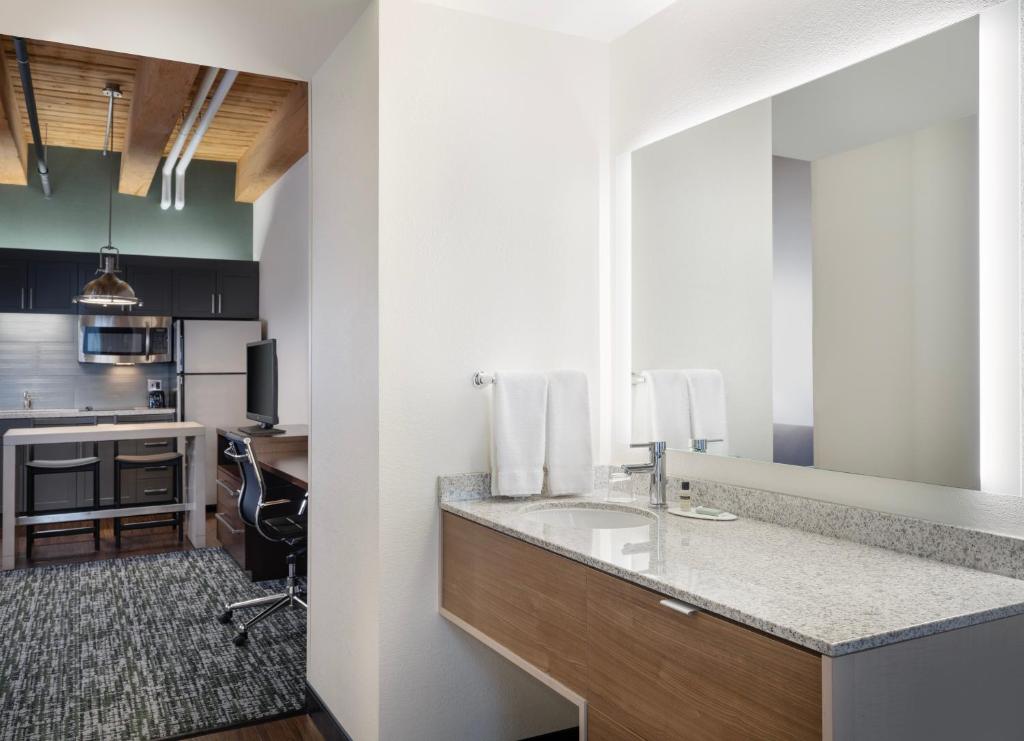 Residence Inn by Marriott Boston Downtown Seaport, photo 2