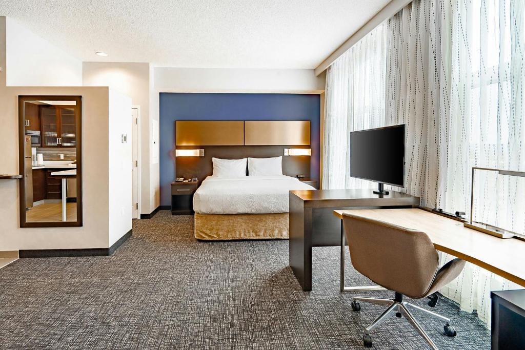 Residence Inn by Marriott Calgary South, photo 2