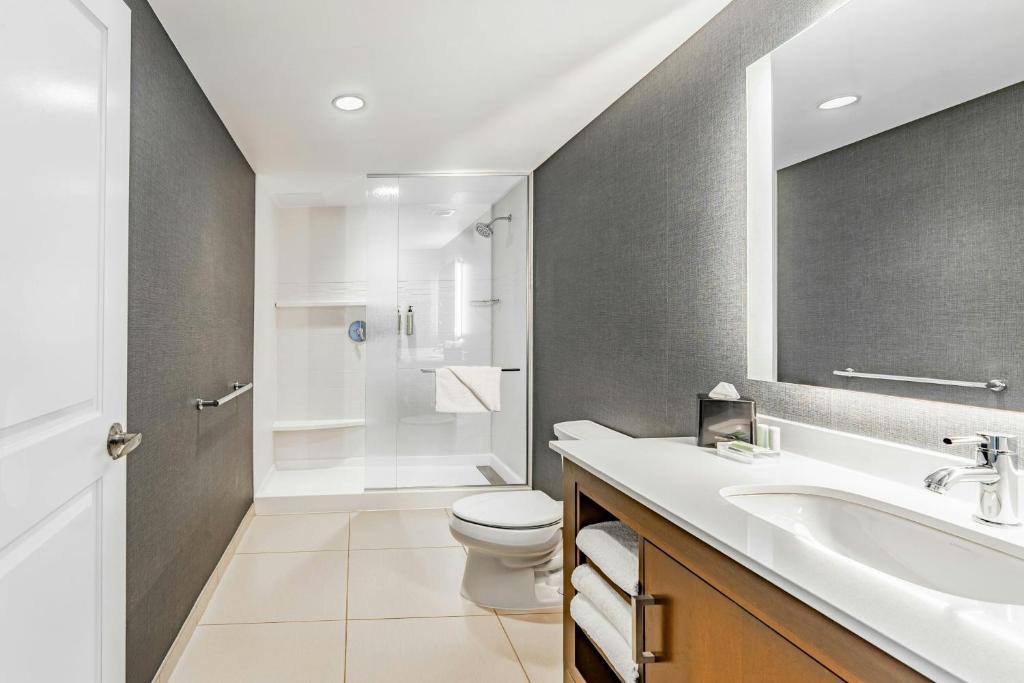 Residence Inn by Marriott Calgary South, photo 3