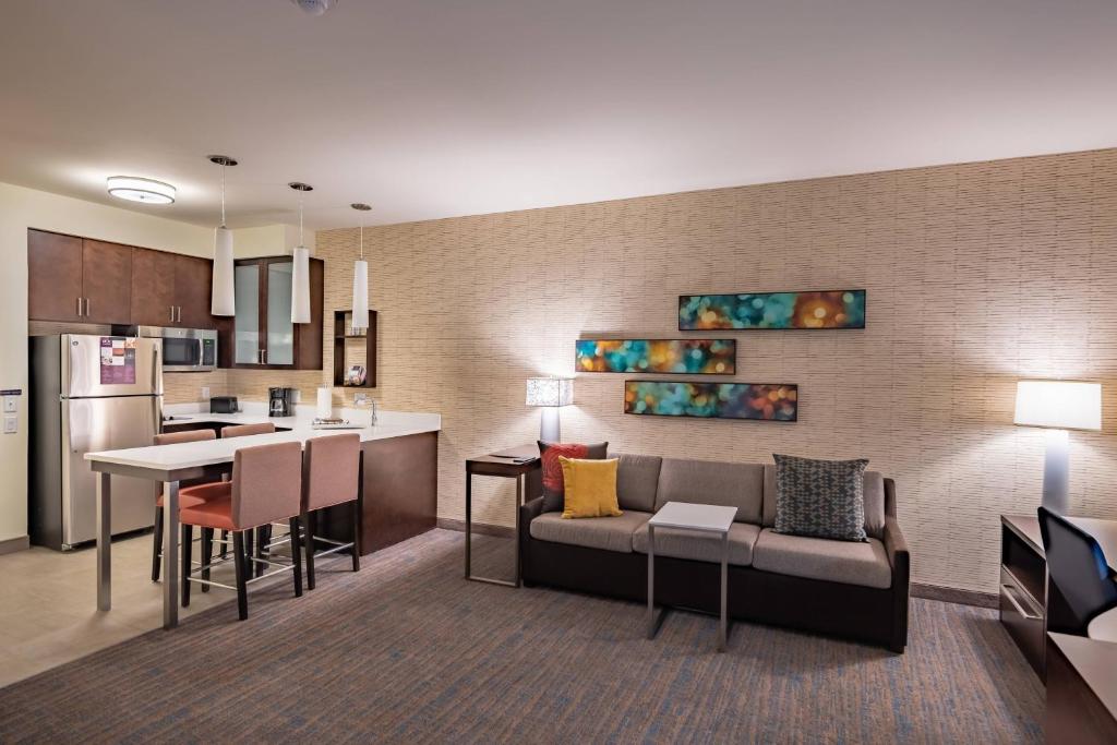 Residence Inn Dallas at The Canyon, photo 1