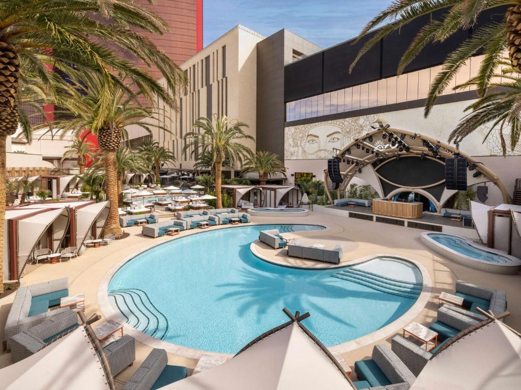 Resort World Las Vegas, photo 2
