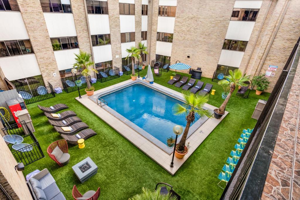 Riverwalk Plaza Hotel, photo 1