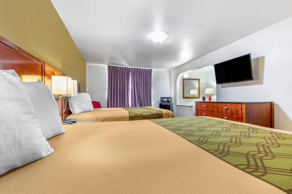 Rose City Inn & Suites, photo 2