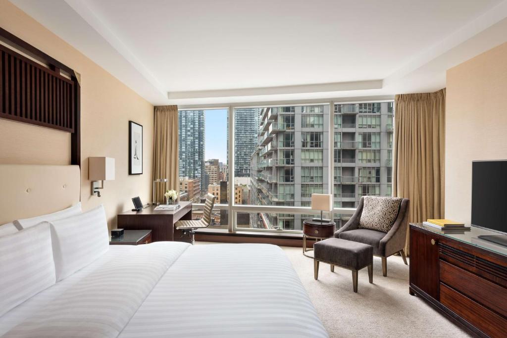 Shangri-La Toronto, photo 2