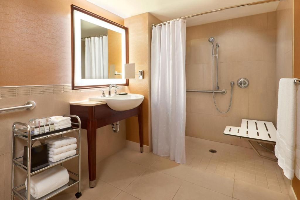 Sheraton Centre Toronto Hotel, photo 2