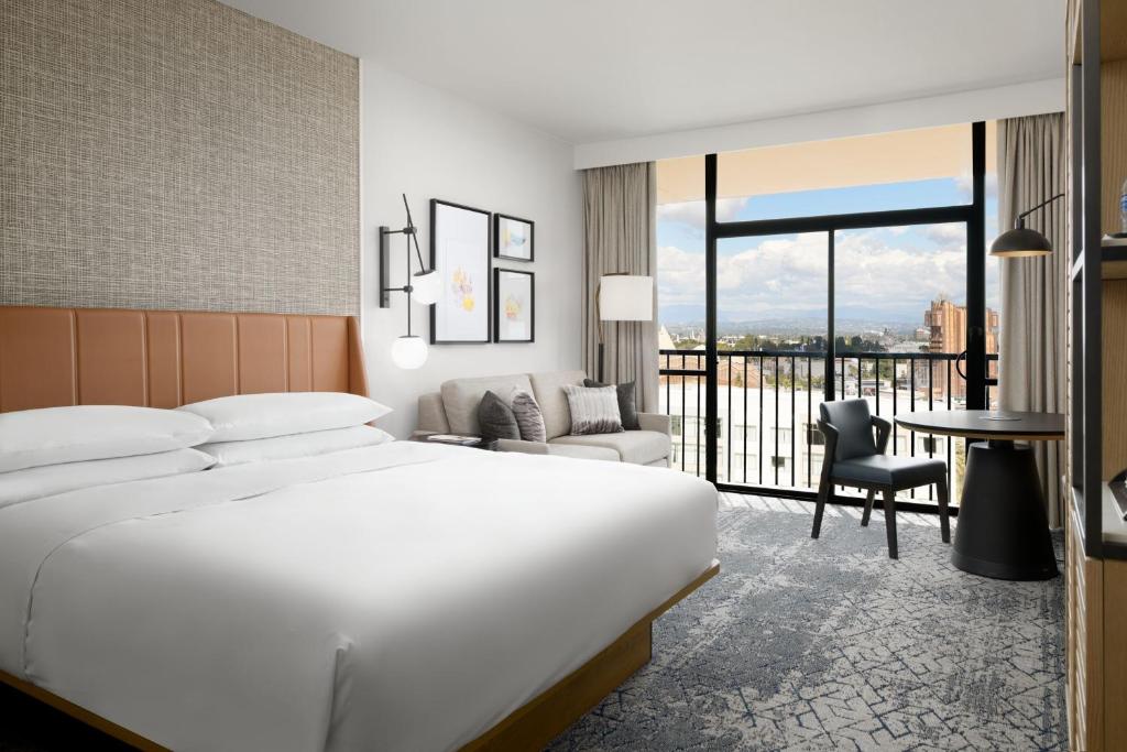 Sheraton Park Hotel at the Anaheim Resort, photo 2