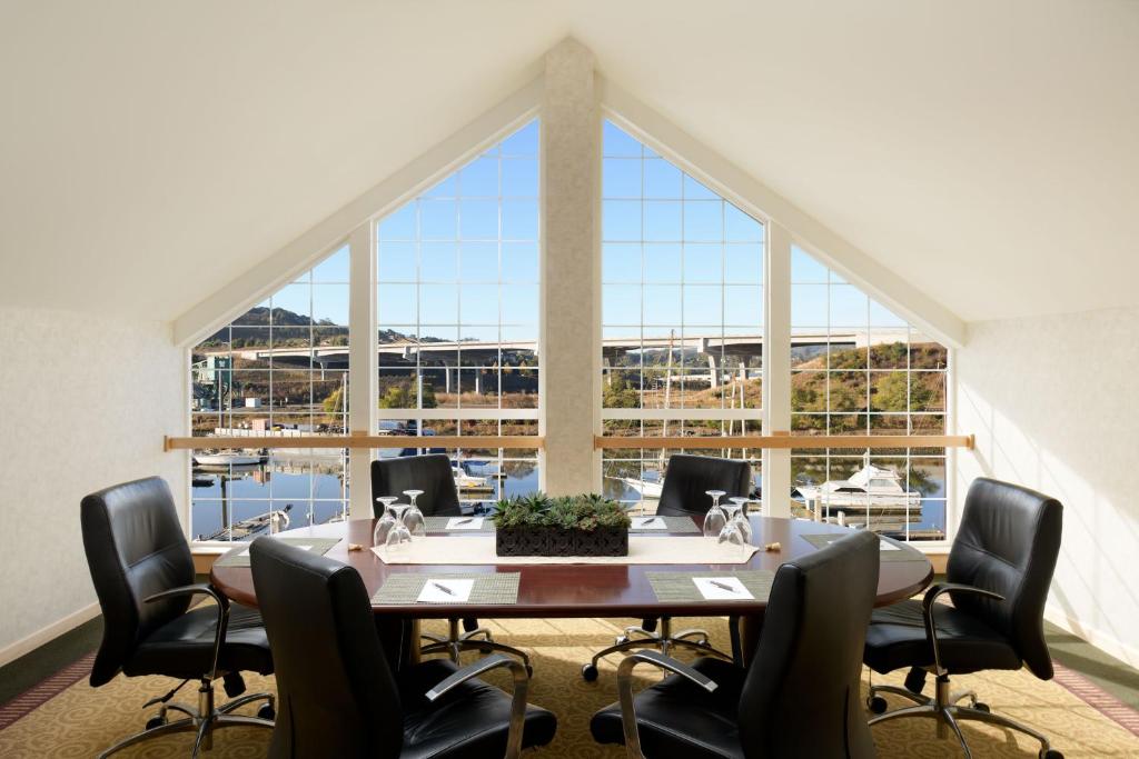 Sheraton Sonoma County-Petaluma, photo 2