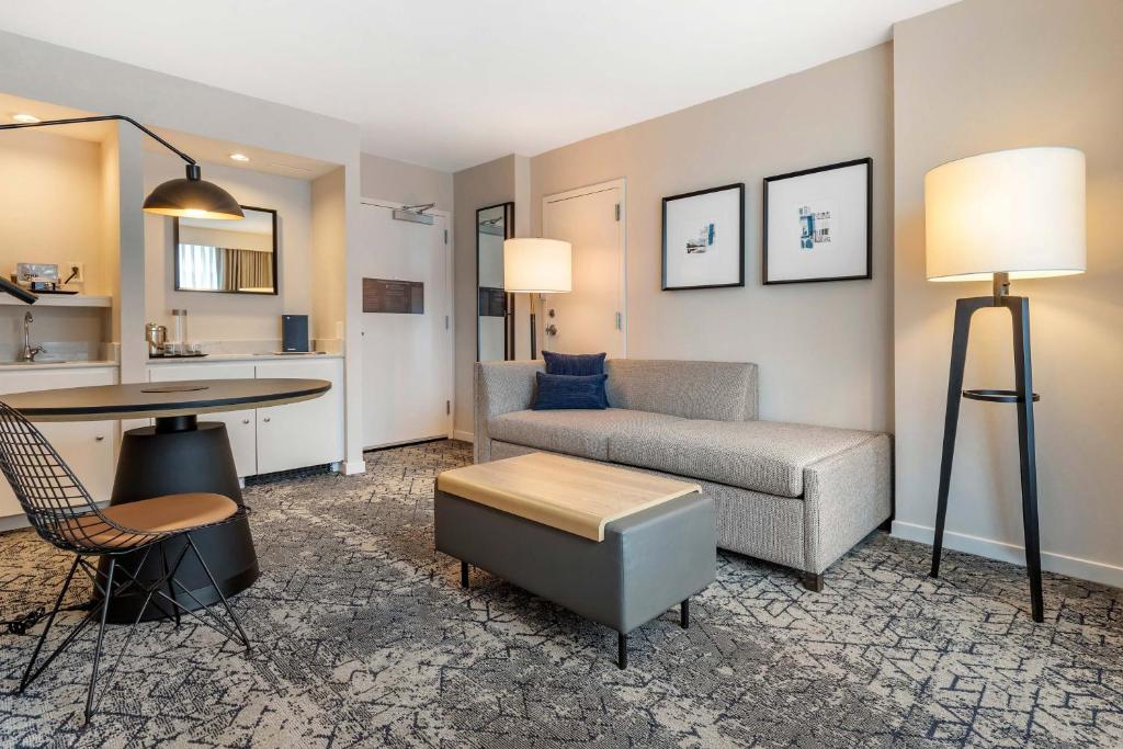 Sheraton Suites Old Town Alexandria, photo 2
