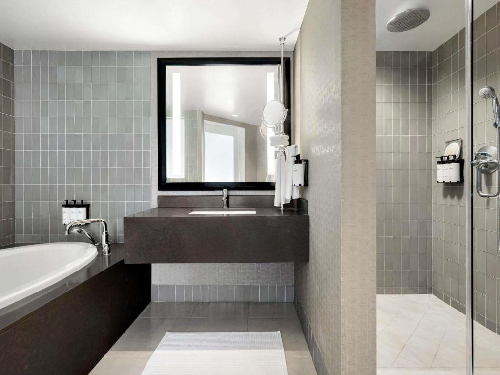 Sofitel Los Angeles at Beverly Hills, photo 3