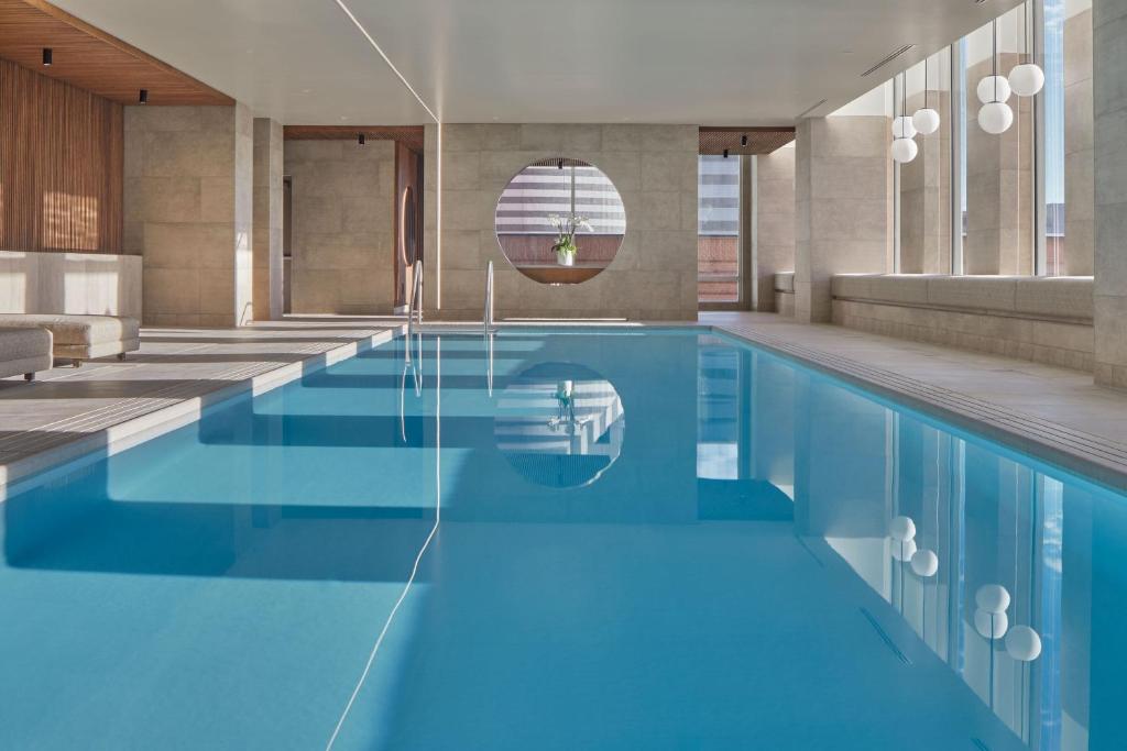 St Regis Hotel, photo 1