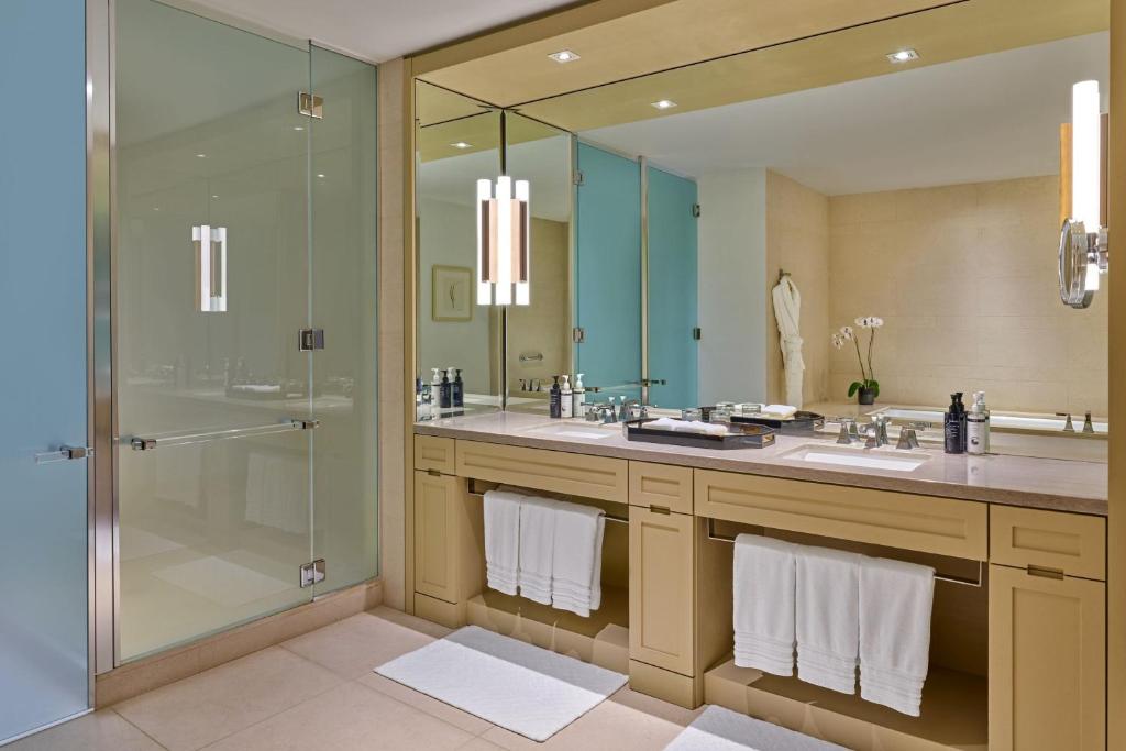 St Regis Hotel, photo 3