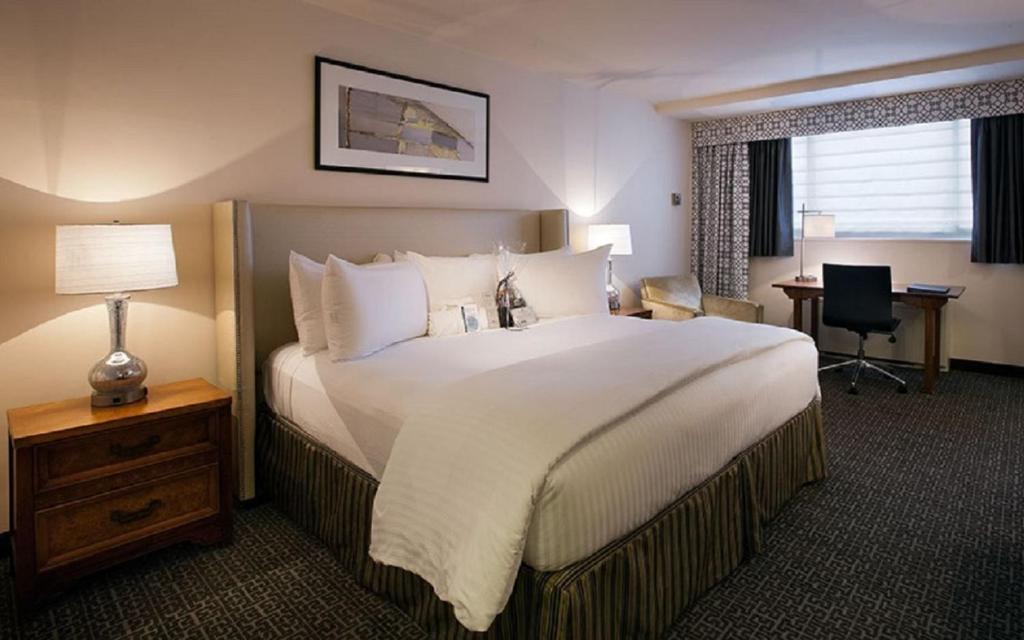 State Plaza Hotel, photo 2