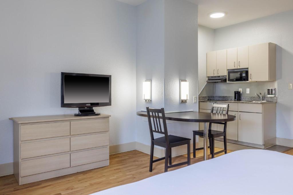 Studio 6 Toronto - Mississauga with Kitchenettes, photo 3