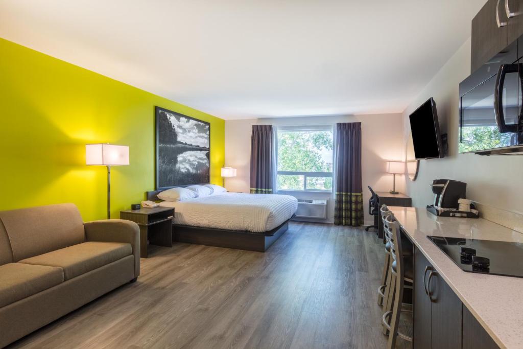 Super 8 by Wyndham Winnipeg East MB, photo 2