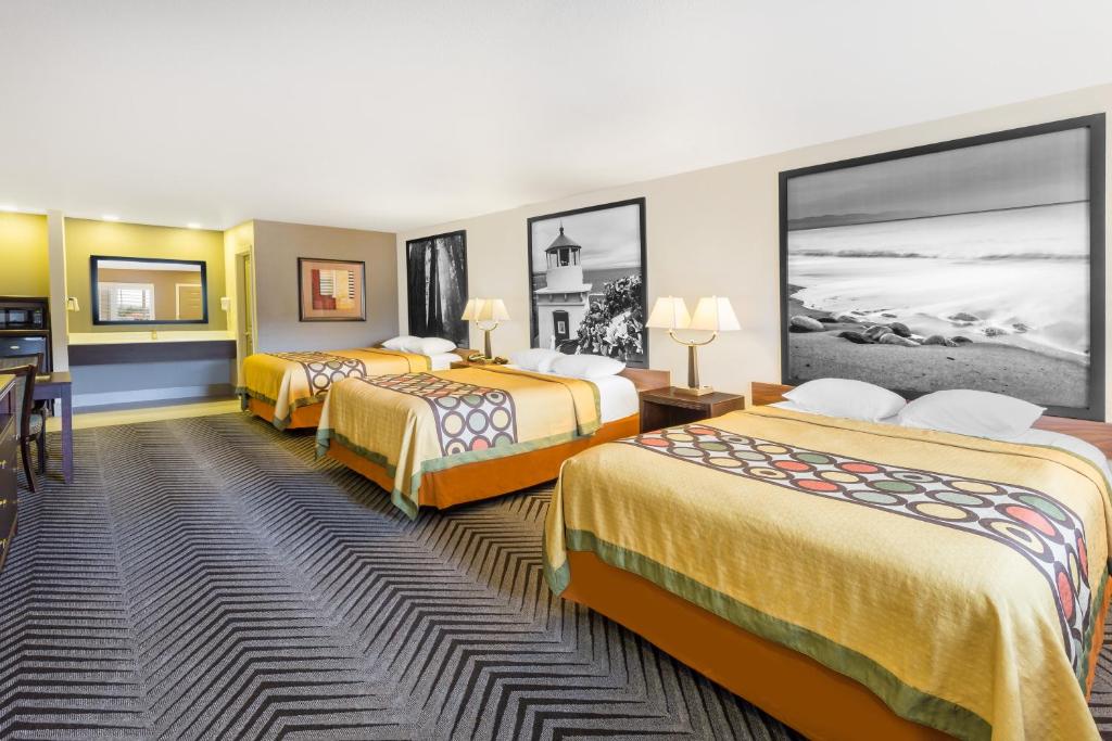 Super 8 Motel Fortuna, photo 2
