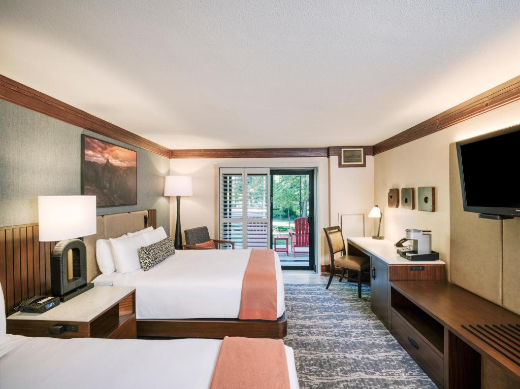 Tenaya Lodge, photo 2