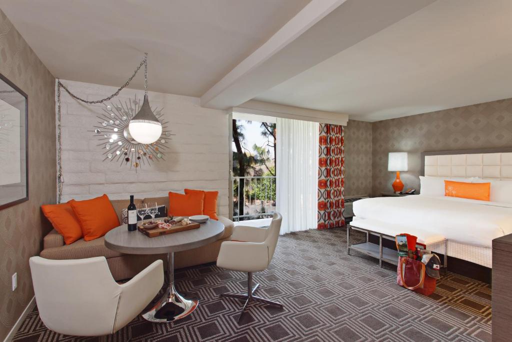 The Beverly Garland Hotel, photo 2