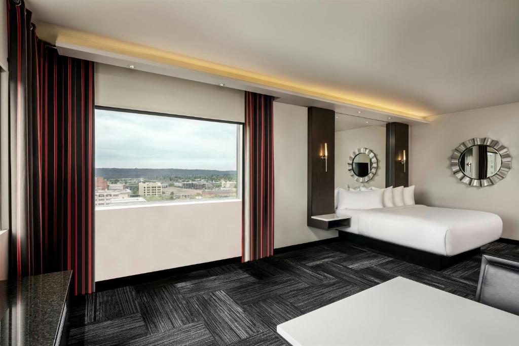 The Davenport Grand Hotel, photo 2