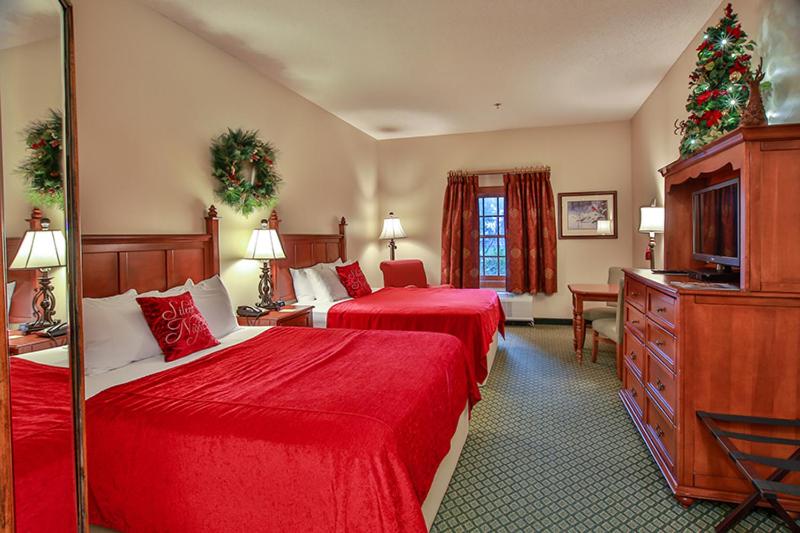 The Inn at Christmas Place, photo 2