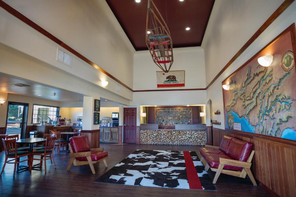 The Redwood Riverwalk Hotel, photo 2