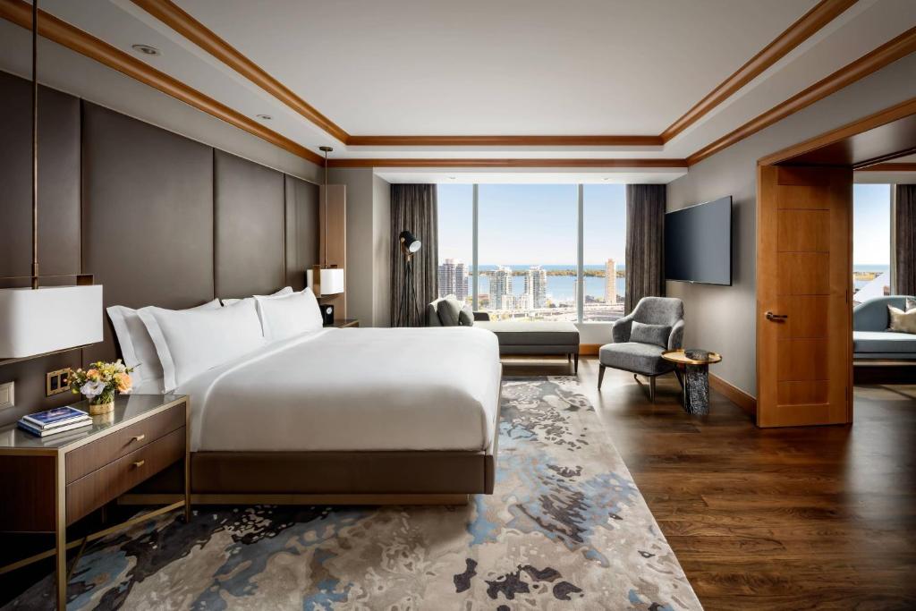 The Ritz-Carlton, Toronto, photo 2