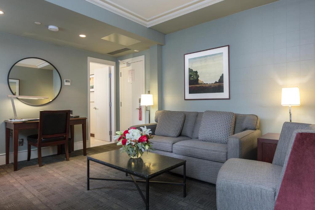The St. Regis Hotel, photo 2