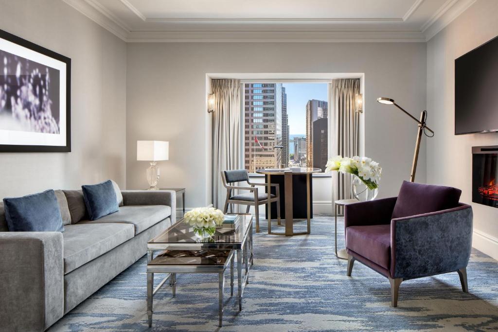 The St. Regis Toronto, photo 3