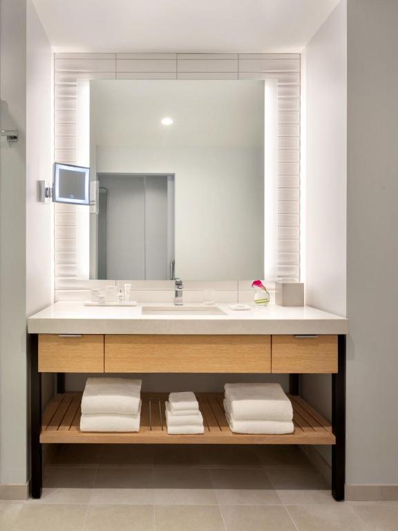 The Viv Hotel, Anaheim, a Tribute Portfolio Hotel, photo 3