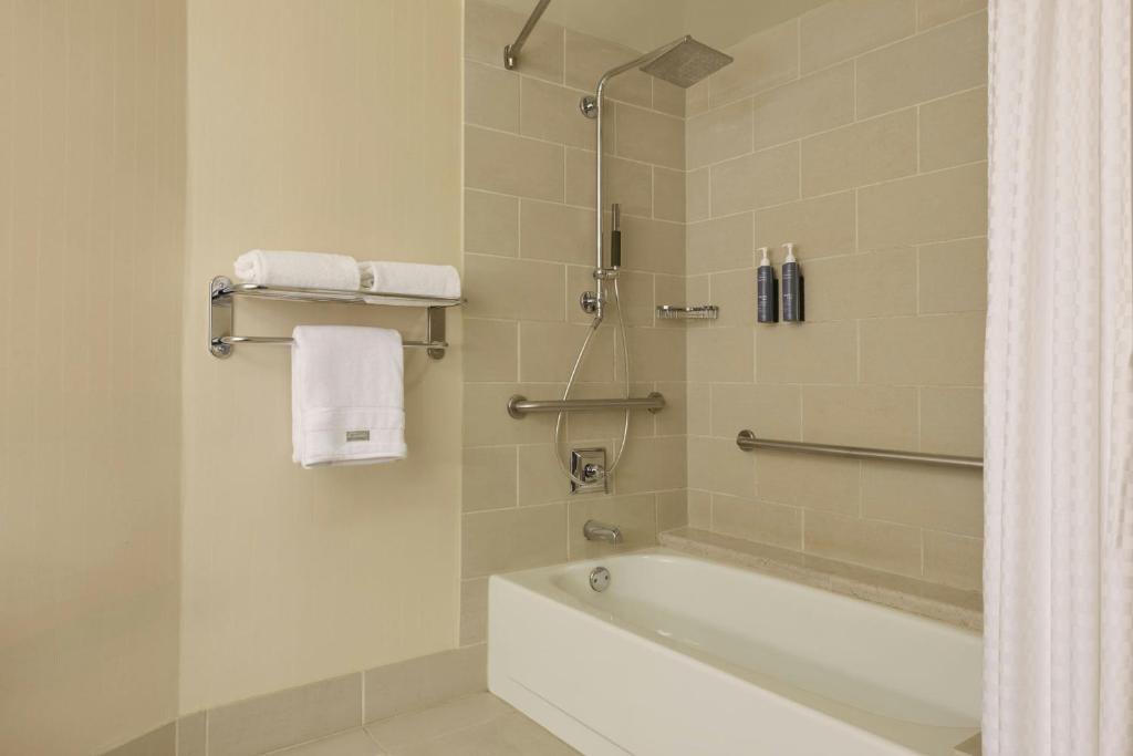The Westin Seattle, photo 3
