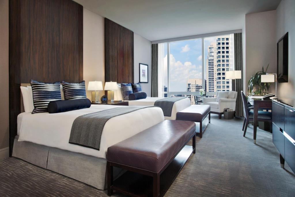 Trump International Hotel & Tower Chicago, photo 2