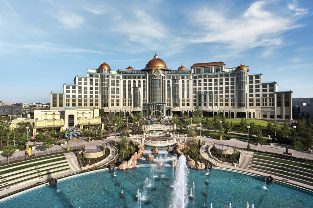 Universal Helios Grand Hotel, a Loews Hotel, photo 1
