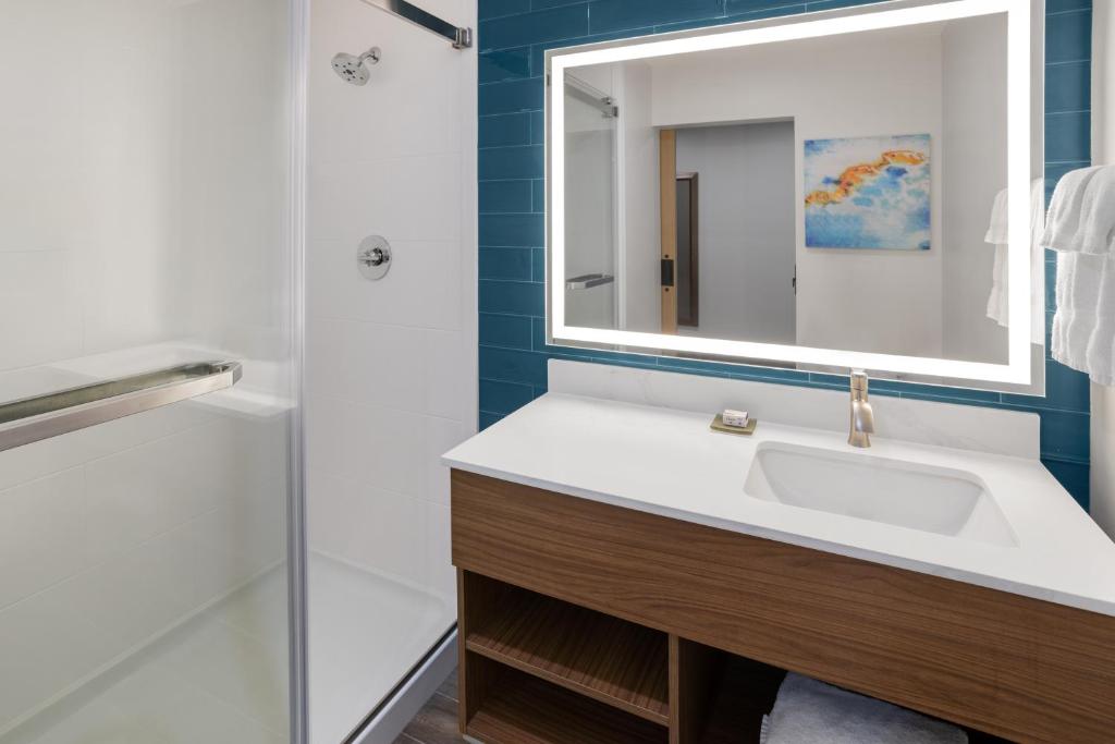 Vermont Hotel Group (La Quinta Inn & Suites by Wyndham Williston/Burlington), photo 3