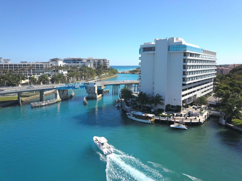 Waterstone Resort & Marina Boca Raton, photo 3