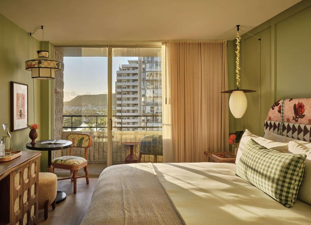 Wayfinder Waikiki - Voted Top 10 Best Hotels in Hawaii!, photo 2