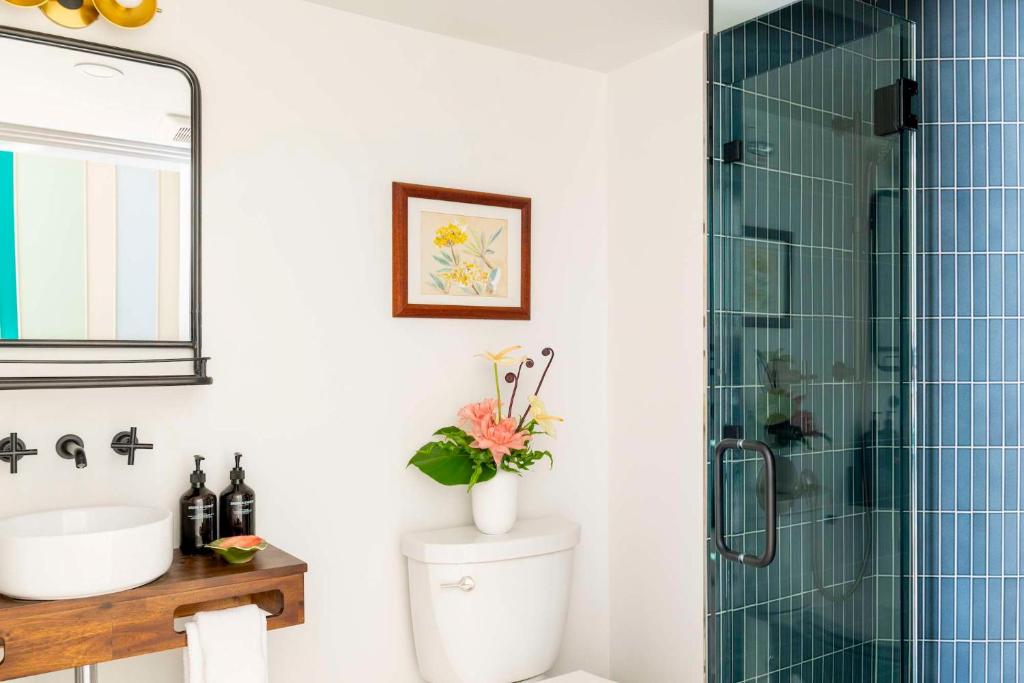Wayfinder Waikiki - Voted Top 10 Best Hotels in Hawaii!, photo 4
