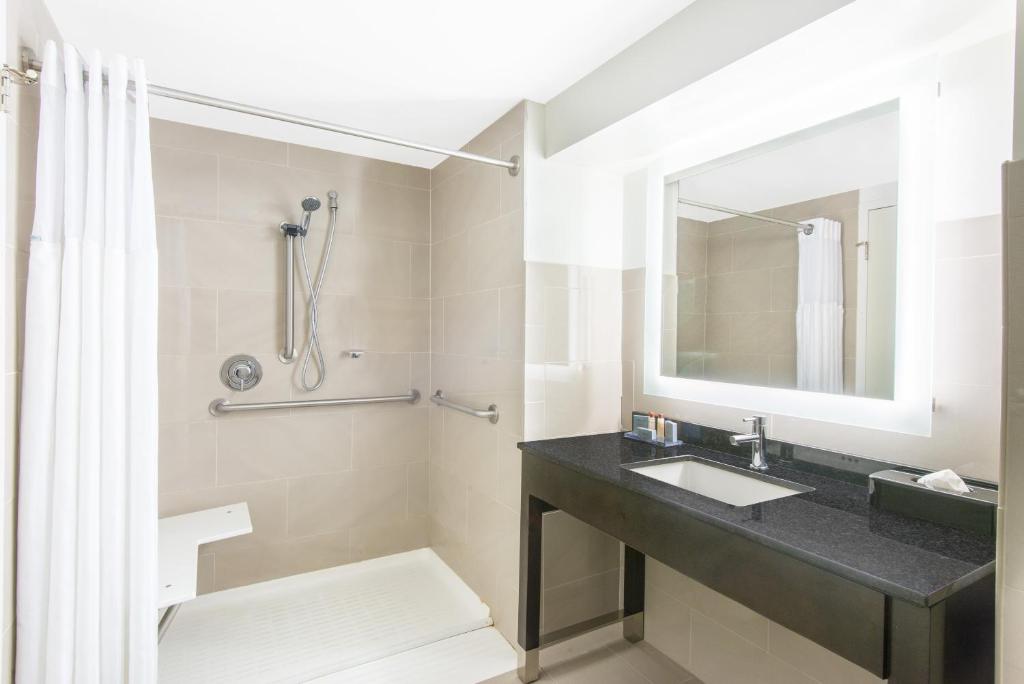 Wingate by Wyndham Niagara Falls, photo 3