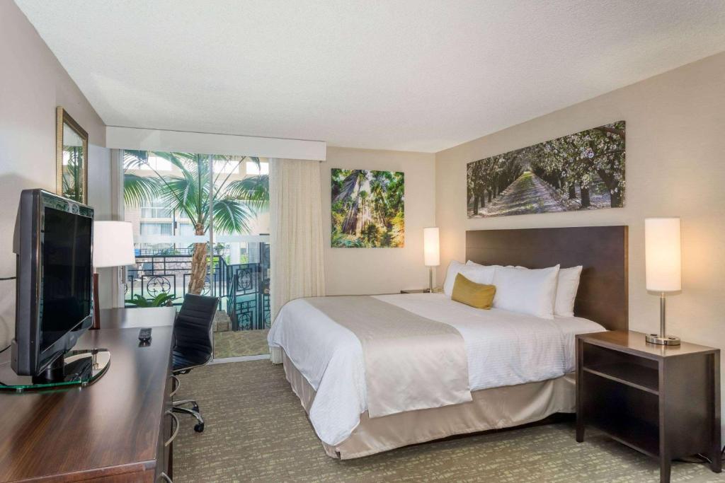 Wyndham Garden Fresno Yosemite Airport, photo 2